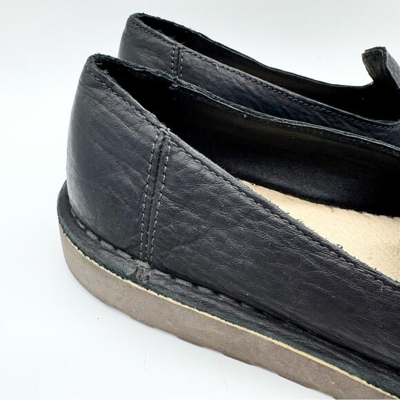 L.L. Bean Stonington Black Leather Slip On Flat Loafers Size 8.5 Minimal Office - Picture 3 of 12